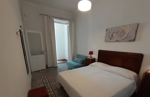 Vietri sul Mare Apartment | Casa Sebastian Maxi - near the beach - for families or groups of friends