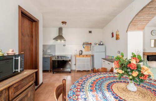 Chiesina Uzzanese House | Casa Simi - Holiday Home