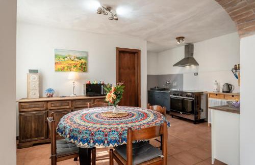 Chiesina Uzzanese House | Casa Simi - Holiday Home