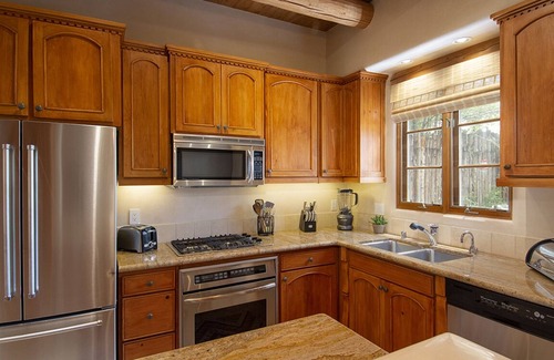 Northeast Santa Fe Condo | Casa Soñando | Santa Fe Escape w/Hot Tub + Steam