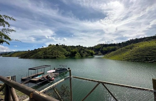 Guatape Boat Rental | Casa Sobre la Represa de Guatapé