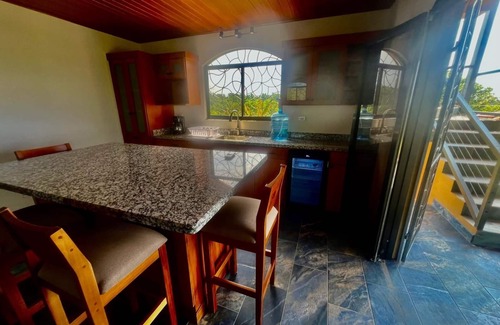 Las Lomas House | Casa Sol y Vista: Beautiful Views over the Jungle Canopy and Ocean!