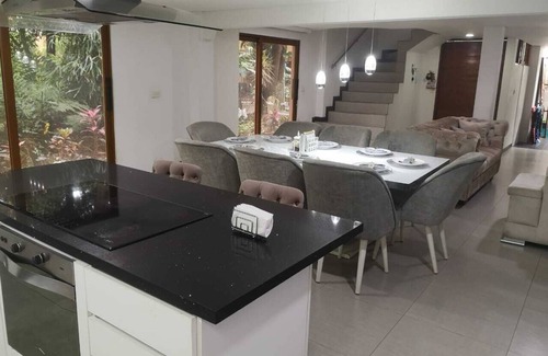 Envigado House | CASA SUYTE LEGUIZAMON