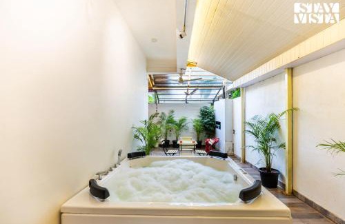 Marra Villa | Casa Swarg by VEO - Part of StayVista