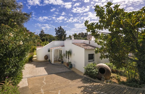 Carvoeiro Villa | Casa Tamaris - little paradise! Heated pool, priv. Garden, 3 bedrooms
