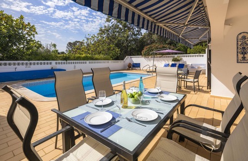 Carvoeiro Villa | Casa Tamaris - little paradise! Heated pool, priv. Garden, 3 bedrooms