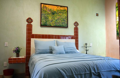 Santo Domingo House | Casa Tara / B&B Tepoztlán with mountain view