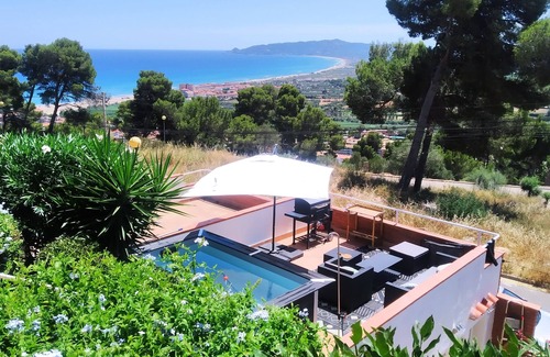 L'Estartit House | Casa Tina. Panoramic sea view. Beach 5 mins away by car.