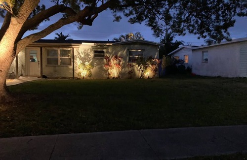 Merritt Island House | Casa Tipica! 4-bedroom tropical oasis in Merritt Island with heated pool
