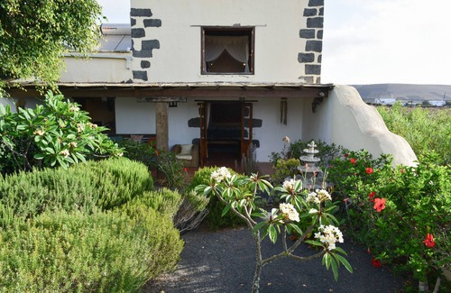 El Islote Villa | Casa Tomaren, Unique Rural Villa with shared heated pool and jacuzzi