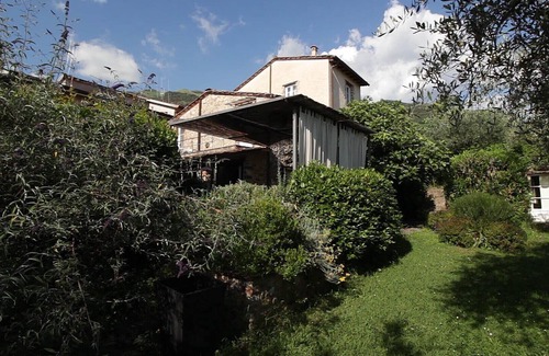 Camaiore Villa | Casa Torretta at Borgo4case - antico rustico in pietra, immerso nella natura