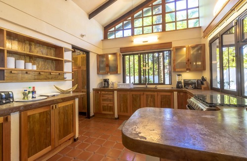 Esterillos Oeste House | Casa Tortuga - Beautiful Spacious Beachfront House