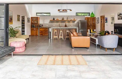 Samara House | Casa Tranquila, Brand NEW Modern Villa with Pool