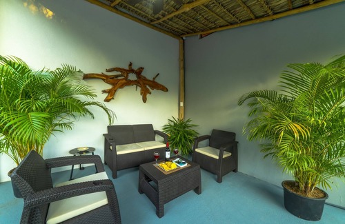 Esterillos House | Casa Tweed - Large private modern home, minutes from the ocean!