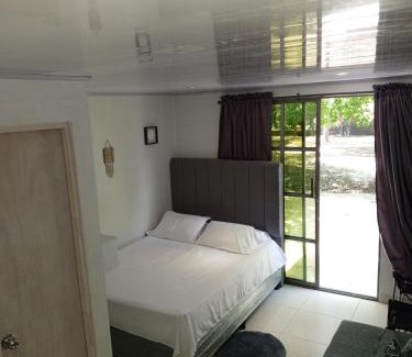 Tierra Bomba Island House | Casa vacacional en choloncito isla tierra bomba cartagena