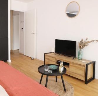 Senlis Apartment | Casa Verde by La Boîte En Plus