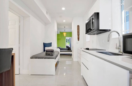 Buena Vista House | Casa Verde | Design District |5BR| Hot Tub
