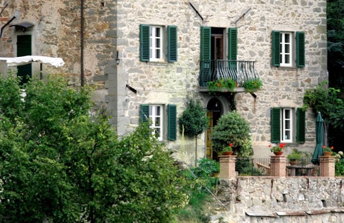 Vellano Apartment | Casa Verde Holiday Apartment an Hour from Florence, Pisa, Lucca and the Coast.