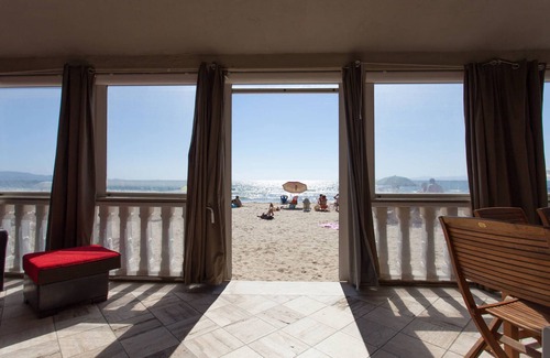Follonica House | Casa Viale Italia - homely house with direct access to the sandy beach