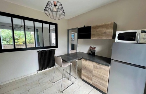 Brive-la-Gaillarde Apartment | Casa Viallatoux - Proche Centre - Parking Gratuit