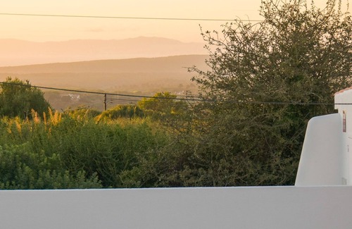 Almoinha House | Casa Vista Verde by LovelyStay