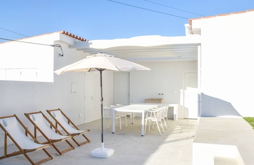 Almoinha House | Casa Vista Verde by LovelyStay