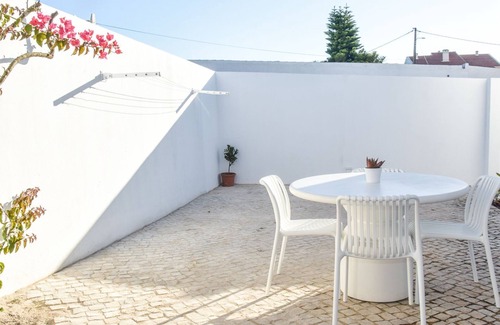 Almoinha House | Casa Vista Verde by LovelyStay