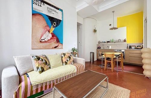 Le Camas Apartment | Casa Yellow au coeur du Camas - Central & Lumineux - Les Frères de la Loc'