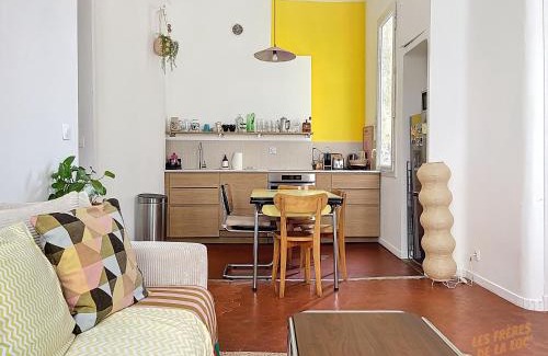 Le Camas Apartment | Casa Yellow au coeur du Camas - Central & Lumineux - Les Frères de la Loc'