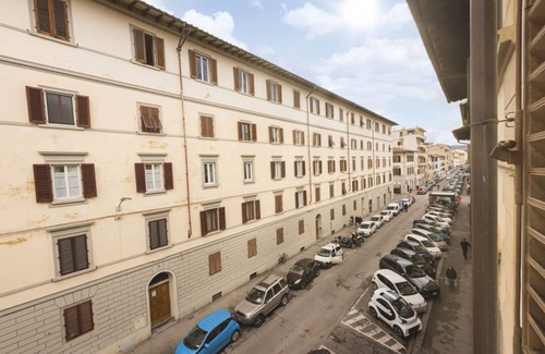 Santa Croce Apartment | Casa Zamia in Florence by Mmega