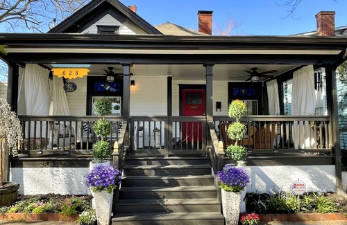 East Side House | CasaAlas Unique style luxury, close by Belt line, & all attractions ATL offers.