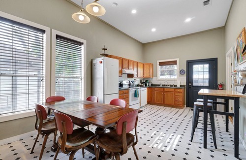 Government Hill House | Casabella - A Birdy Vacation Rental