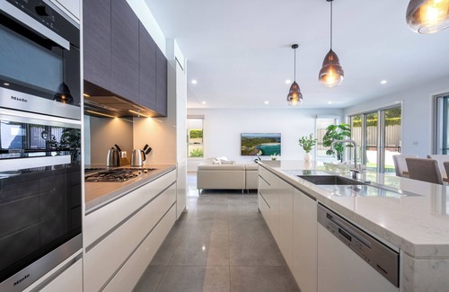 Shell Cove House | Casablanca Luxury Retreat near Shellharbour Marina