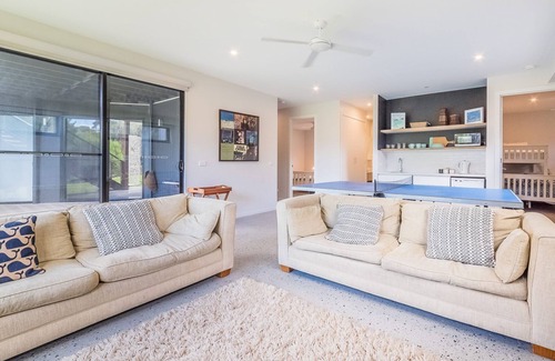 Inverloch House | Casablanca - Surf Side - Wifi Included