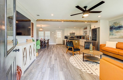 Waco House | Casablanca Waco: Oasis near Baylor/Silos w/hot tub & firepit, Casablanca Waco