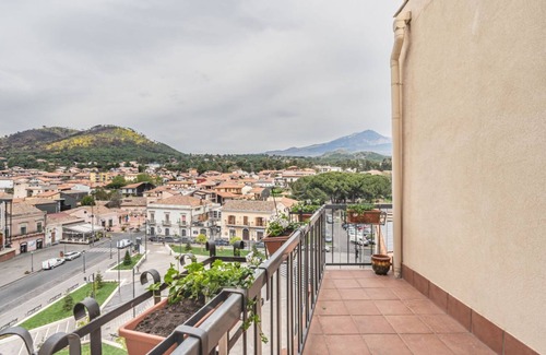 Nicolosi Apartment | Casada - Etna's Grandeur: Elegant Retreat in Nicolosi