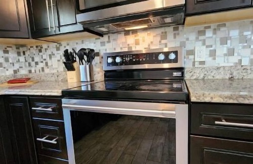 Wadeview Park House | CasaDelaney DT Sodo district. Renovated Sleeps 16