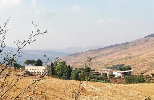 Castronuovo di Sicilia Bed & Breakfast | Casale di Riena