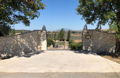 Tarquinia Bed & Breakfast | Casale Farnesiana B&B