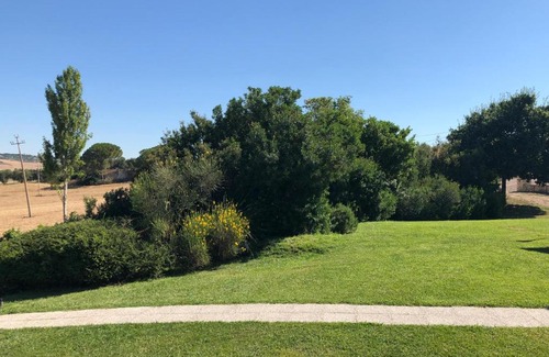 Tarquinia Bed & Breakfast | Casale Farnesiana B&B