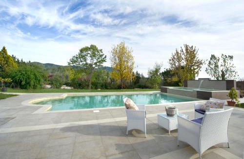 Acquasparta Villa | Casale Santomanno by VacaVilla