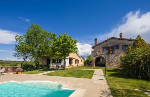 Acquasparta Villa | Casale Santomanno by VacaVilla