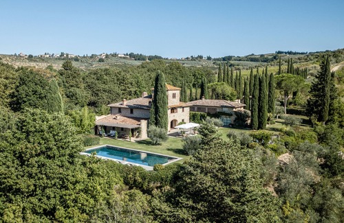 San Casciano in Val di Pesa Villa | Casale Tagliafune,a XV century's Country Villa near Florence with vineyards view