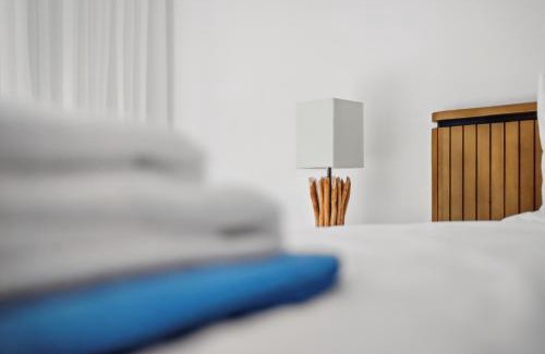 Ameijeira Apartment | CasaLuxo New 2BR Pool View