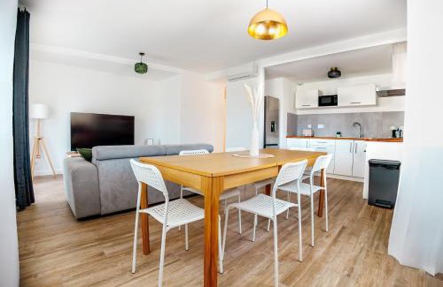 Talasani Apartment | Casamea - T3 U Benestà