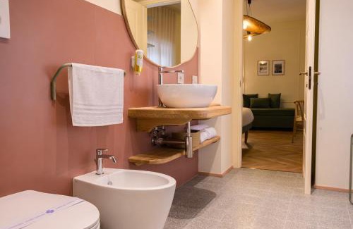 Foligno House | Casaretti Affittacamere - In centro a Foligno, con parcheggio e ampio bagno in camera