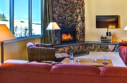 Lake Placid Condo | Cascade Lodge - couurt yard view, stay in the heart of Lake Placid