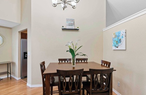 Mill Plain House | Cascadia Retreat: Cozy Home Perfect for Your Family Getaway on 166th St #42006