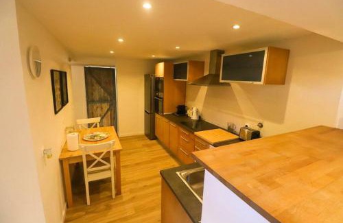 Cobre Apartment | Cascais Getaway with a shared pool