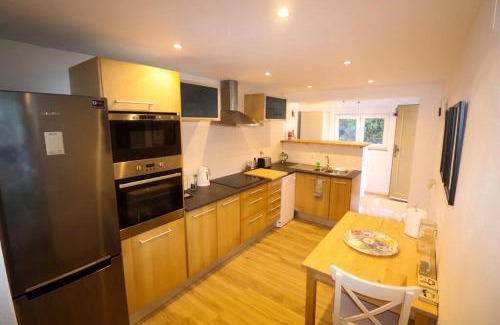 Cobre Apartment | Cascais Getaway with a shared pool